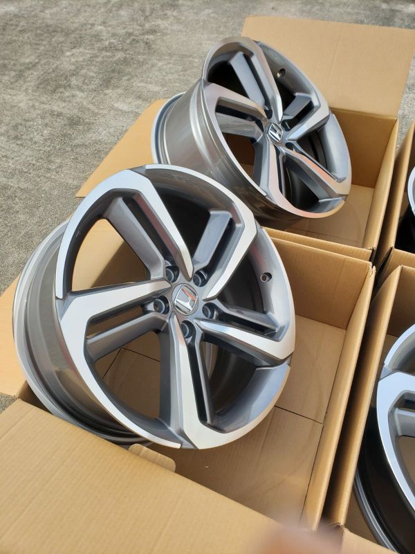 20 Inch Honda accord sport. 5x114 bolt pattern. Financing available