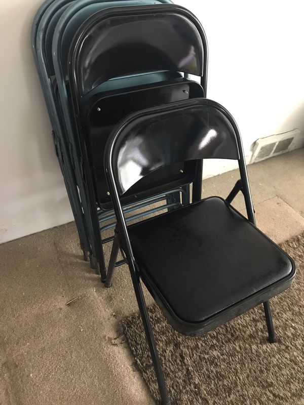 STURDY METAL FOLDING CHAIRS $5 EACH for Sale in Chicago, IL - OfferUp