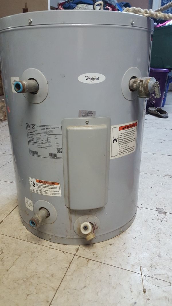 19 gallon Whirlpool hot water heater for Sale in Jefferson, TX - OfferUp