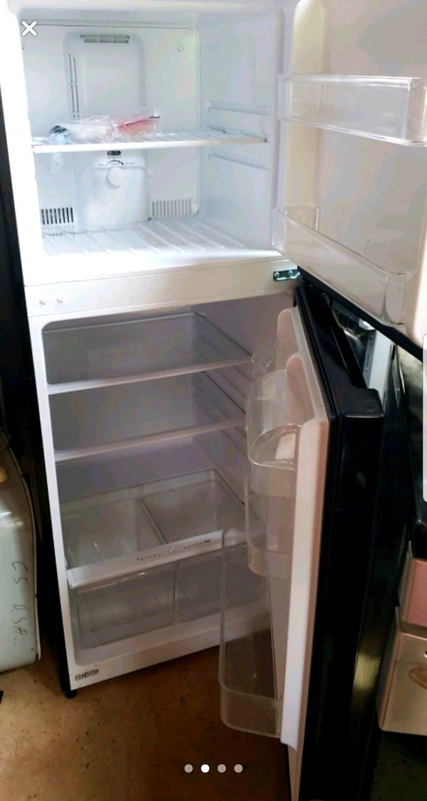 Magic Chef 10.1 cu.ft. refrigerator for Sale in Los Angeles, CA OfferUp