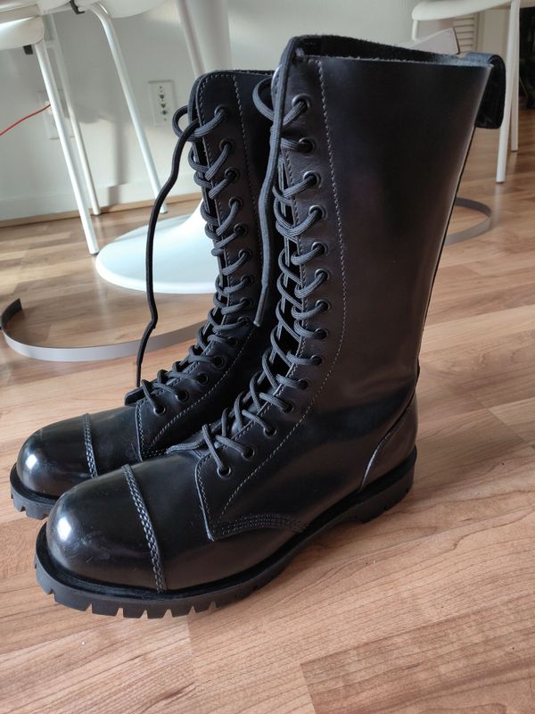 Getta Grip by Dr. Martens 14eyelet boots black Brand New