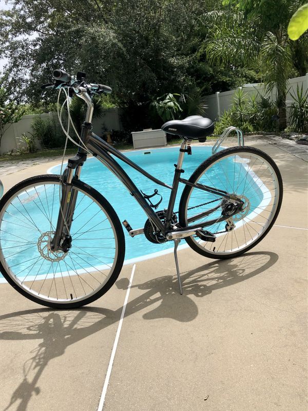 gt nomad hybrid bike