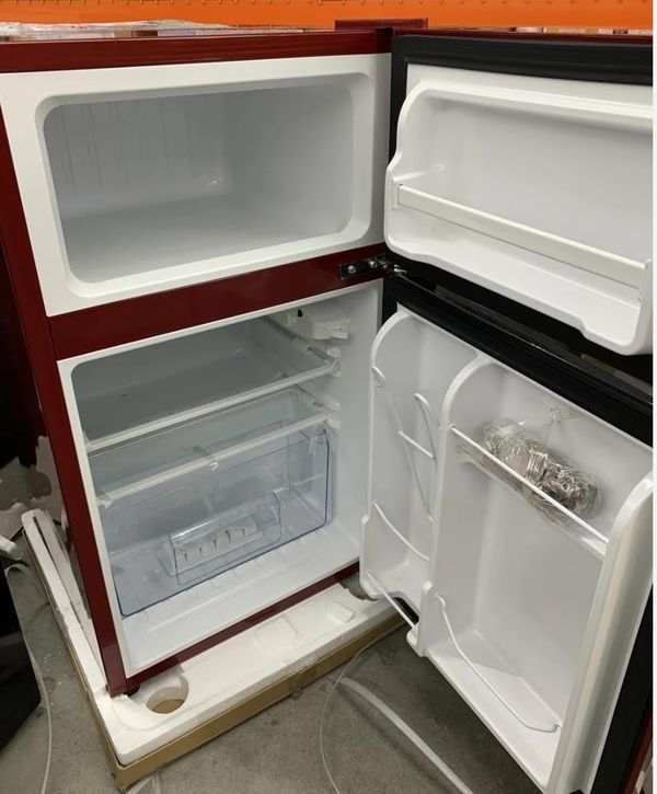 Magic Chef Retro 3.2 cu. ft. 2 Door Mini Fridge in Red for Sale in