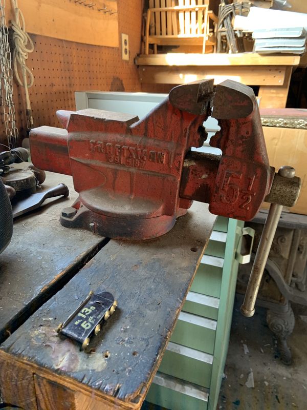 VINTAGE CRAFTSMAN 5 1/2 BENCH VISE for Sale in Monrovia, CA OfferUp