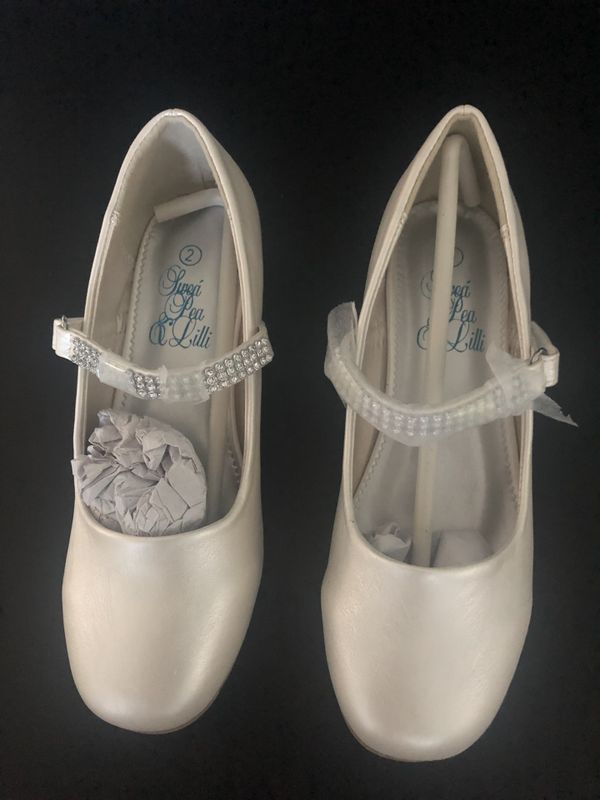 BRAND new little girls ivory dress shoes. Size 2 and 12 for Sale in Tolleson, AZ OfferUp