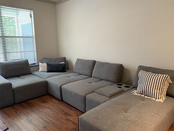 6PC sectional sofa/couch (Laney park) negotiable for Sale in Houston ...