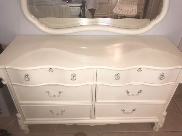 White Girls 4 Piece Lexington Bedroom Set For Sale In Coconut Creek Fl Offerup