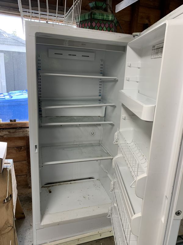 Upright freezer, kenmore elite. Not working for Sale in Gig Harbor, WA