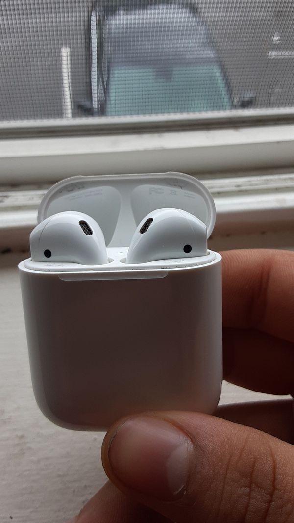 Apple Airpods 1st gen for Sale in Kent, WA - OfferUp