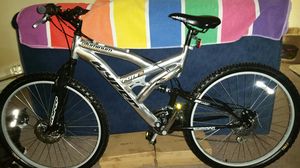 Shimano Mountain Bike Hyper aluminum Bicycle disc brakes 19" 700 S Series flight 26 all terrain for Sale in Gig Harbor, WA