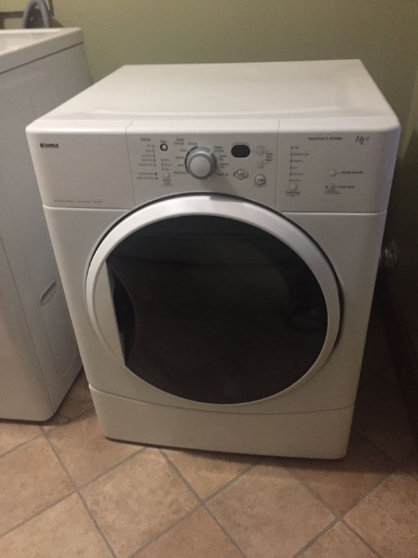 Kenmore HE2 front load gas dryer 6.7 cu for Sale in Framingham, MA