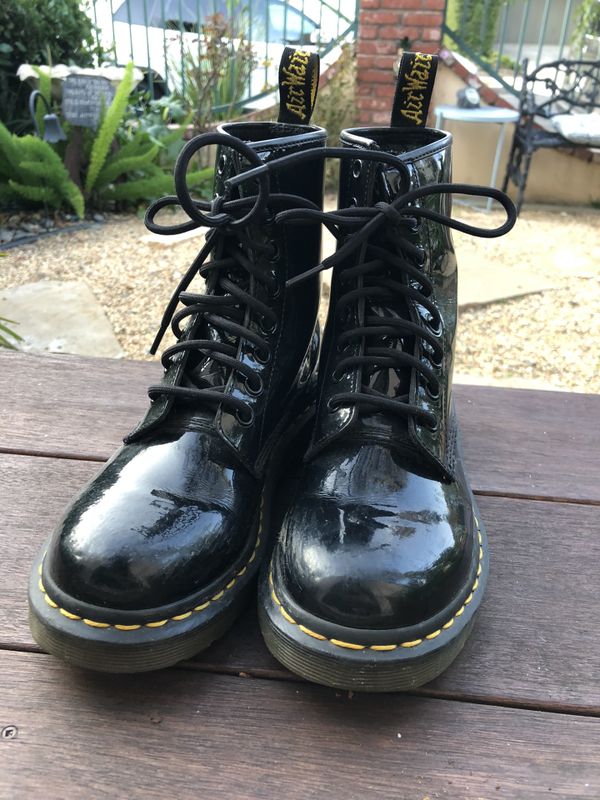 Doc Martens Shiny Black 1460 Combat Boot Size 6 Women’s for Sale in El ...