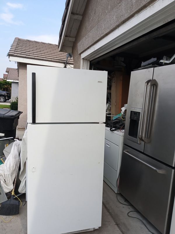 Galaxy Refrigerator Width 28" Height 65" for Sale in Fontana, CA OfferUp