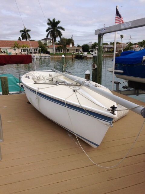 14 ft capri sailboat