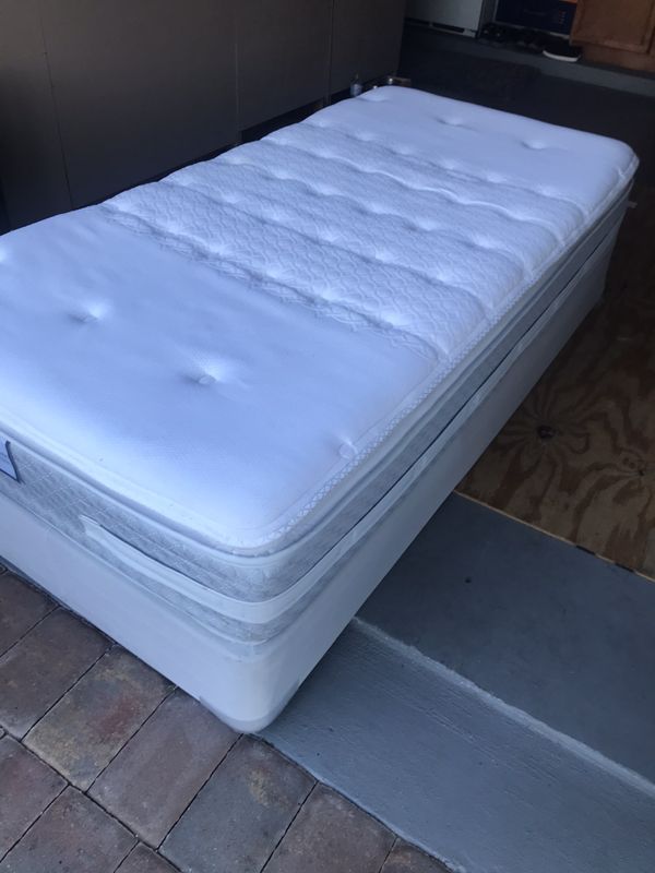 twin pillow top mattress