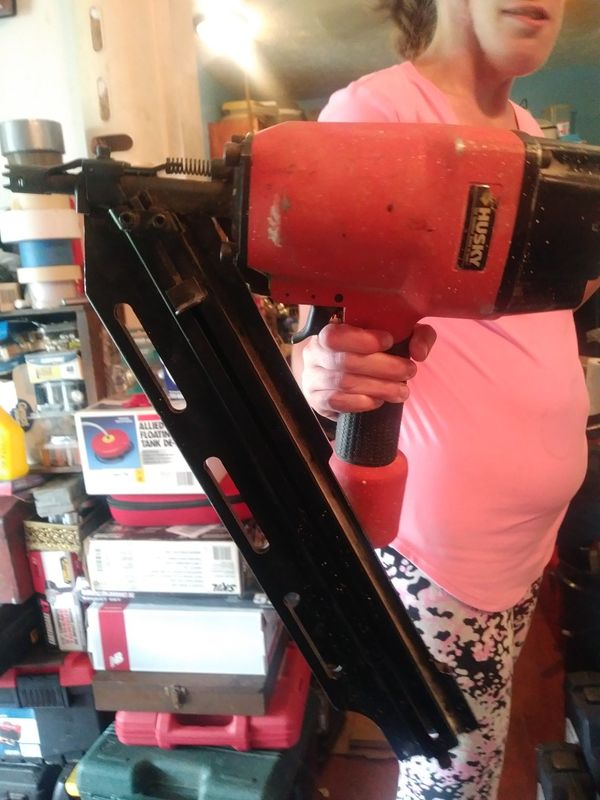 HUSKY FRAMING NAIL GUN for Sale in Obetz, OH OfferUp