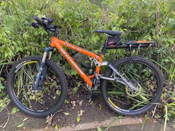 ROCKY MOUNTAIN ETSX 30 MOUNTAIN BIKE for Sale in Bonita, CA - 3b086bD2D9244D51aca08833Dc1ce02D