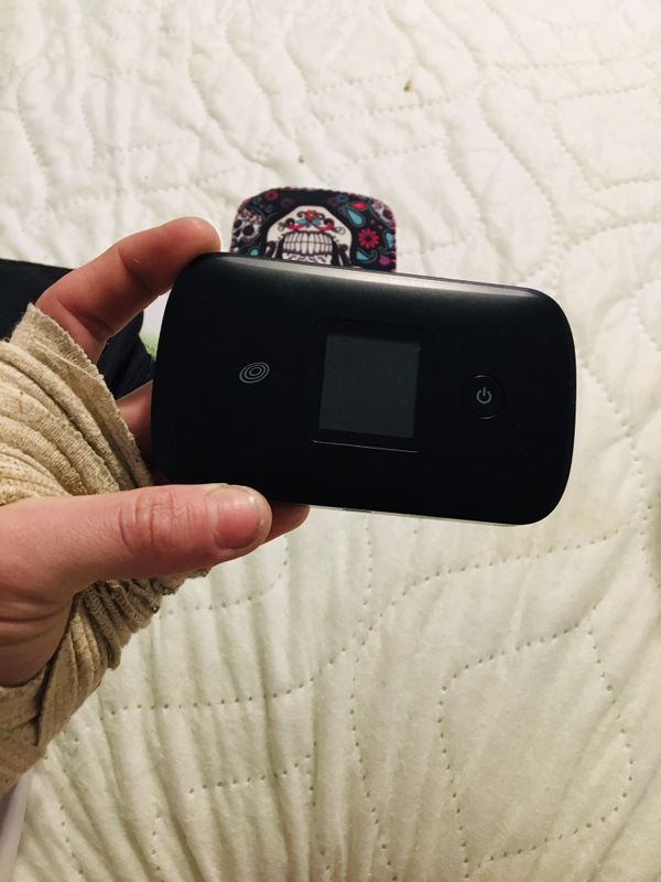 Moxee straight talk Mobile Hotspot device for Sale in Marietta, GA OfferUp