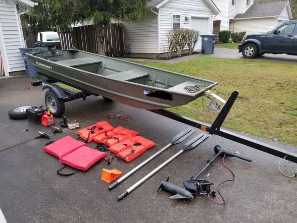 12' Alumacraft Jon Boat w/ trailer and motor for Sale in Lakewood, WA ...