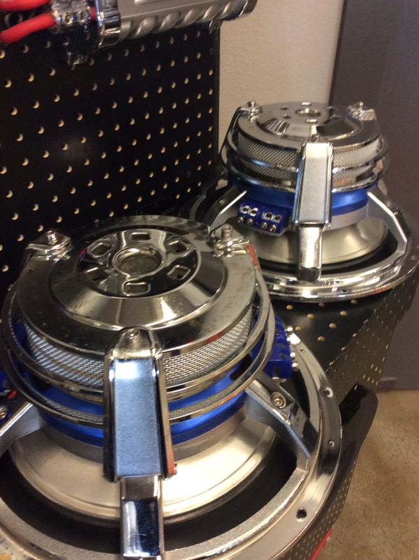 SUBWOOFER AUDIOBAHN ALUM 12” PEAK 2000 WATTS RMS 1000 WATTS for Sale in
