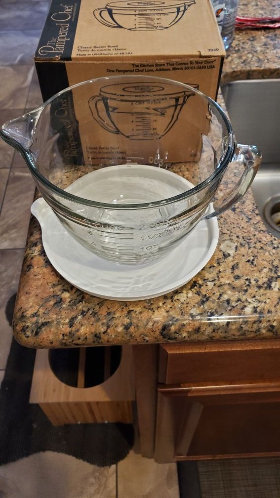 Pampered Chef Classic Batter Bowl for Sale in Laveen Village, AZ - OfferUp