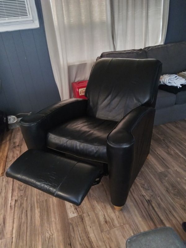 Lazy boy Classic recliner for Sale in Tucson, AZ OfferUp