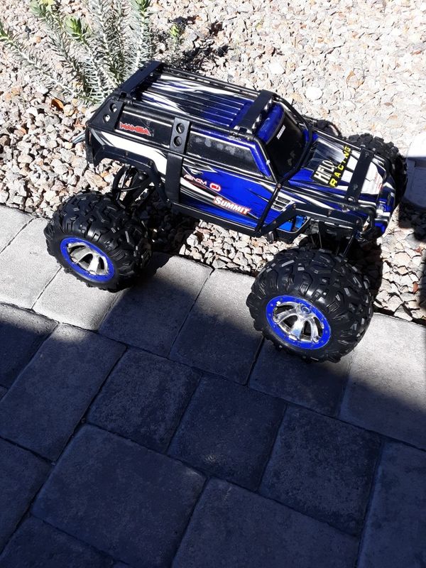 TRAXXAS SUMMIT 1/10 BRUSHLESS for Sale in Las Vegas, NV - OfferUp