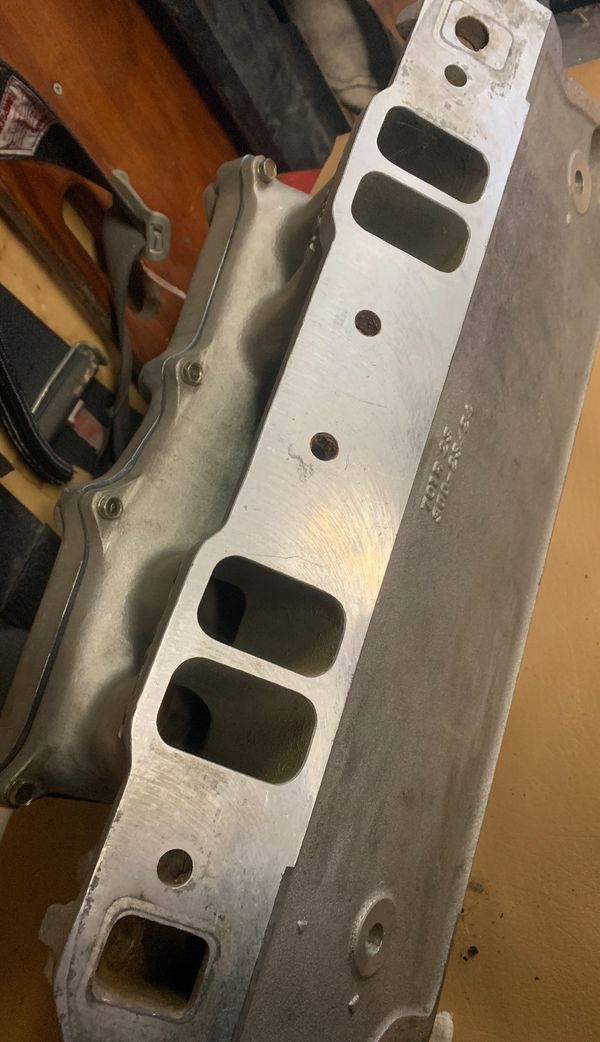 Holley pro dominator intake manifold sbc for Sale in Wrightwood, CA