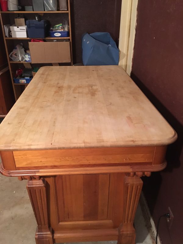 LexingtonFurniture Palmer Home Collection KitchenIslandTable for