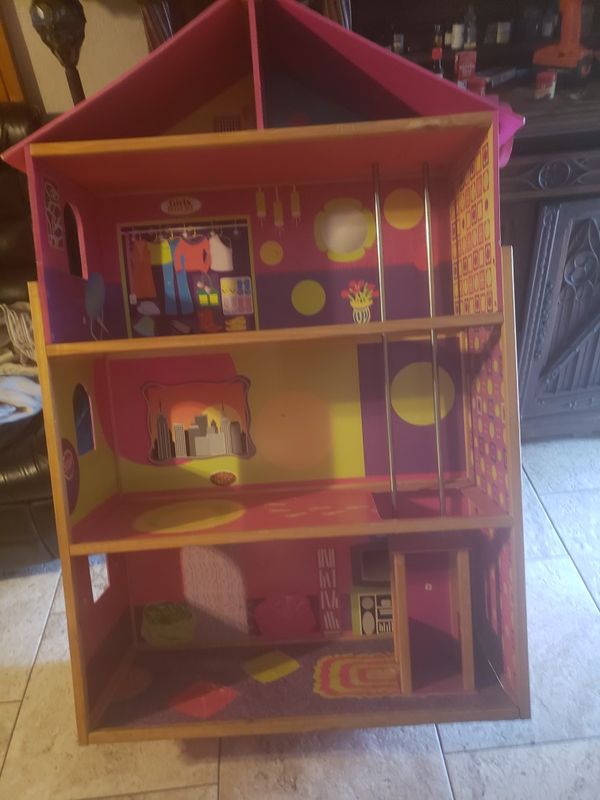 Vintage barbie style doll house for Sale in Tampa, FL OfferUp