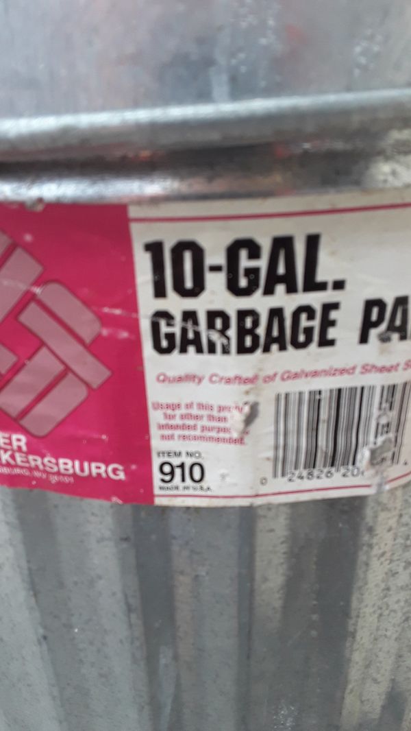 New 10 gallon garbage pail with lid and handle for Sale in Des Plaines