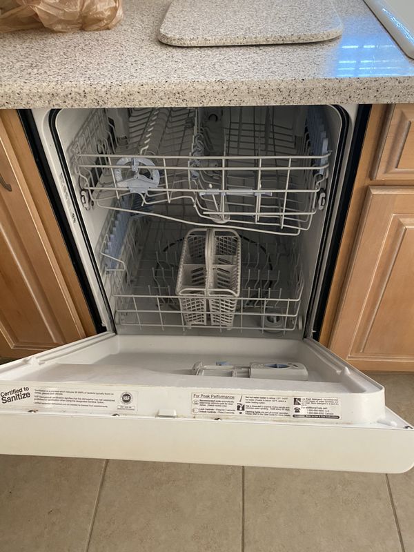  Full  set  of white kitchen  appliances  Maytag for Sale in 