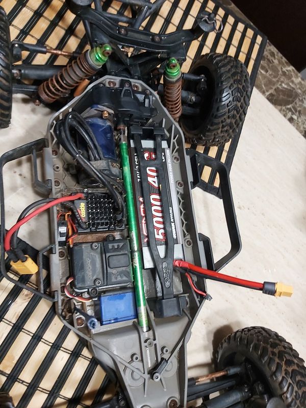 castle 3800kv slash 4x4
