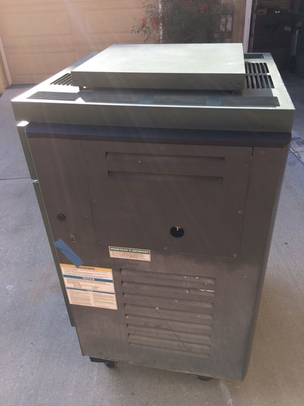 RayPak Digital 2100 399k btu Pool Heater for Sale in San Marcos, CA