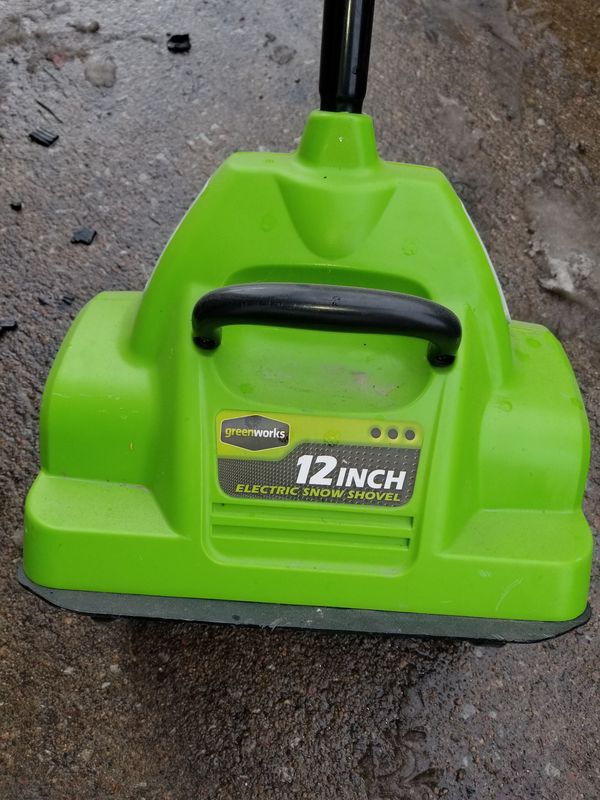 Greenworks 12" Electric snow shovel for Sale in Omaha, NE