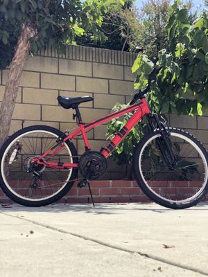 Youth 24” wheel mountain bike with adjustable speed and risistance for Sale in Artesia, CA