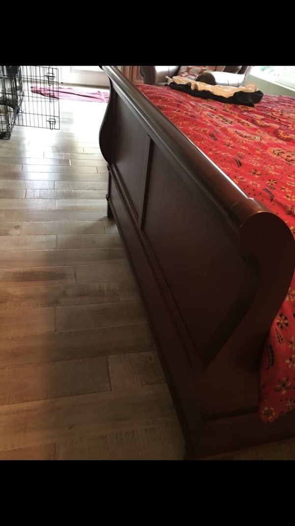 Thomasville Queen size sleigh/mattress set for Sale in San ...