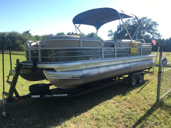 2016 Sun Tracker Party Barge 24 DLX Pontoon Boat for Sale 