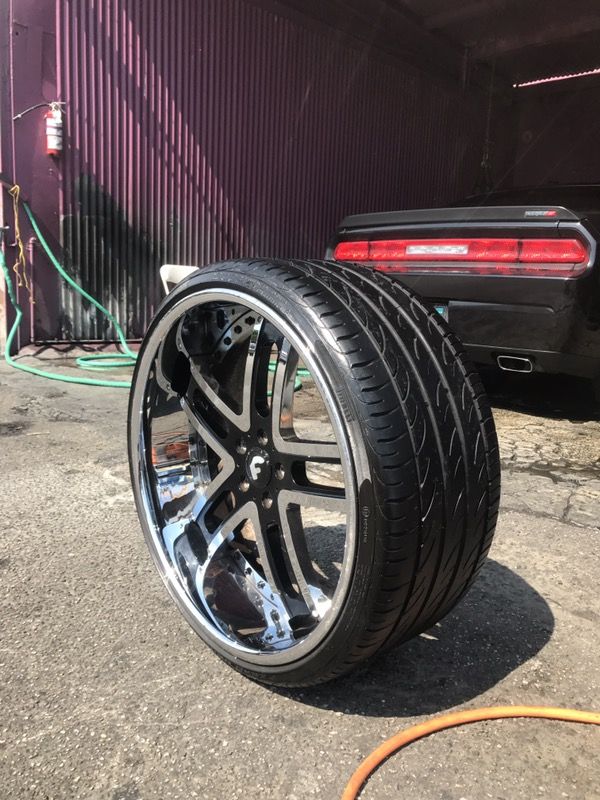 Rims and tires 22 inch offset for Sale in Los Angeles, CA
