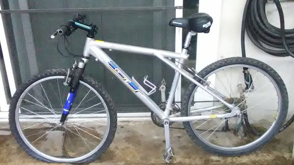 gt ricochet mountain bike specs