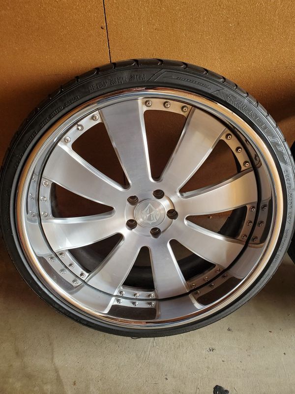 22 inch Chrome Staggered 3 Piece Rims for Sale in Santa Ana, CA OfferUp