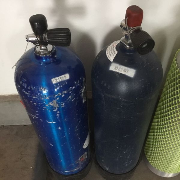 SCUBA TANKS 2 Steel 80 and 3 80 aluminum scuba tanks (out of hydro) for