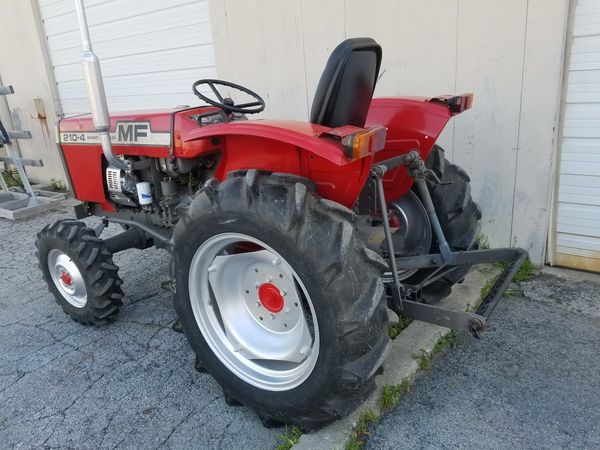 TRACTOR Massey Ferguson 210-4 for Sale in Chicago, IL - OfferUp