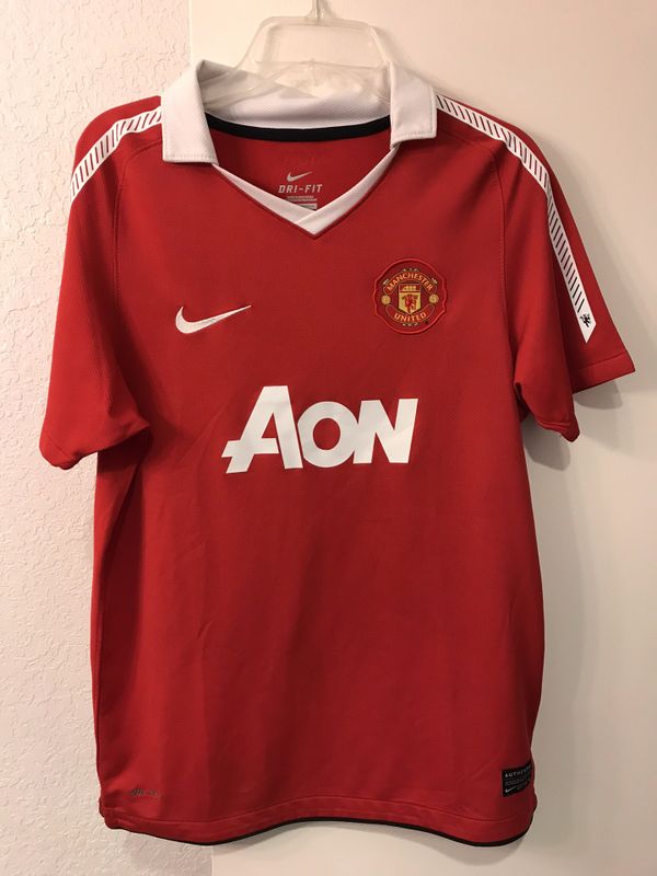 man united aon kit