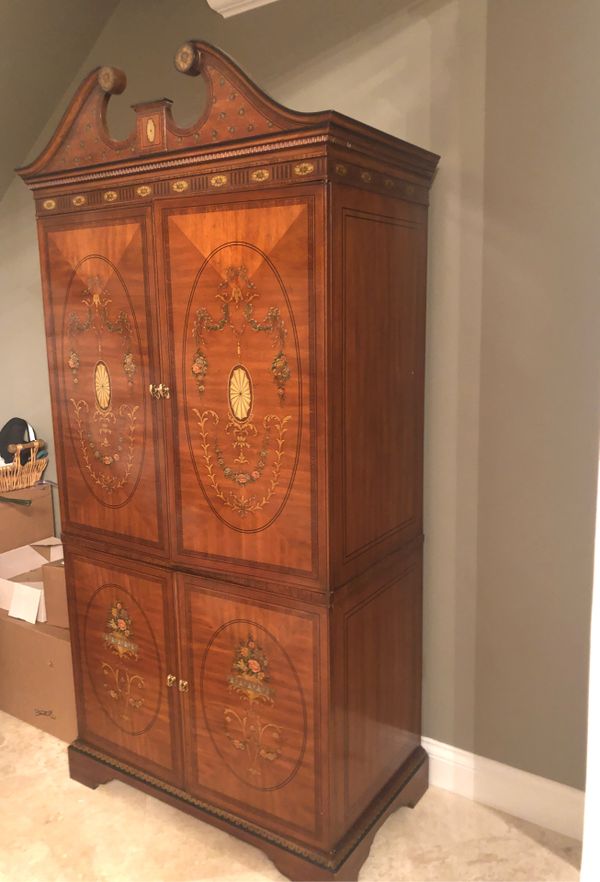 Vintage Drexel Heritage Illuminated Cabinet for Sale in Boynton Beach ...