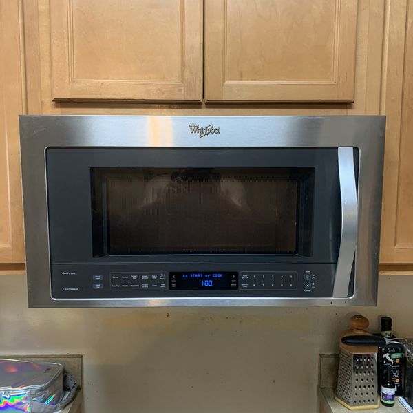 Whirlpool Gold over the range microwave for Sale in Dallas, TX - OfferUp