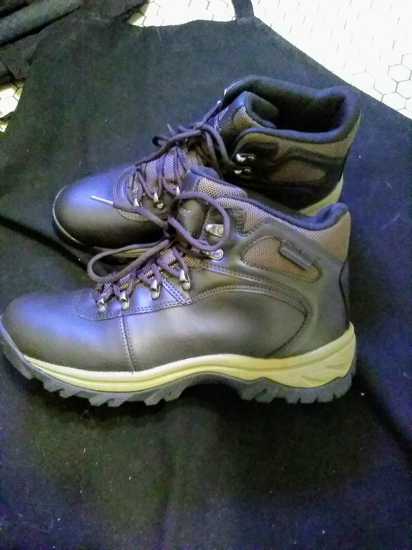 Ozark Trail Men�s Hiking Boots for Sale in Orlando, FL