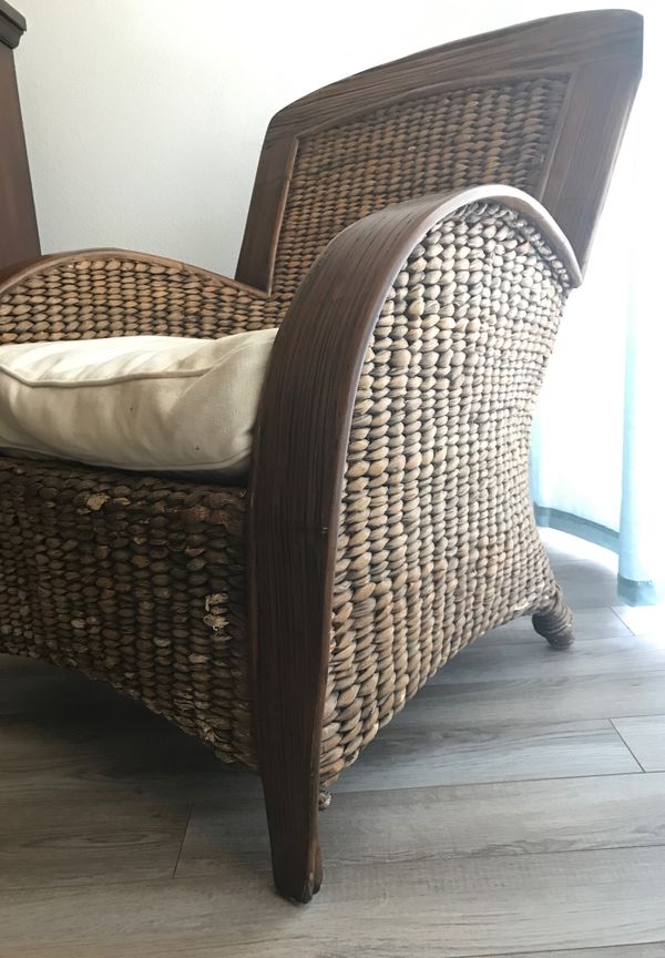 Large Wicker Chair From Pier One for Sale in Riverside, CA OfferUp