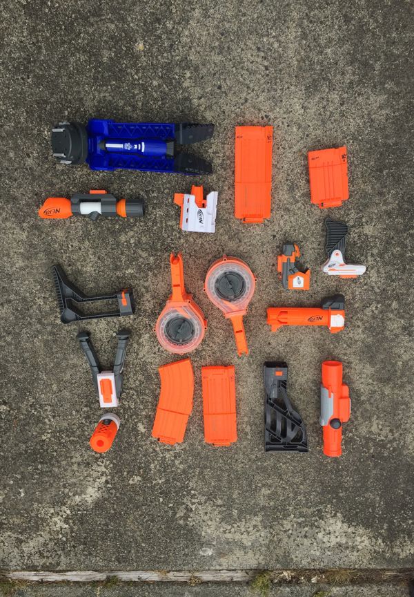 nerf gun with 100 bullets