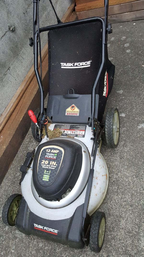 pending Task Force electric lawn mower, broken for Sale in Seattle